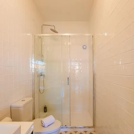 Apartment Almada 516 By Lovelystay