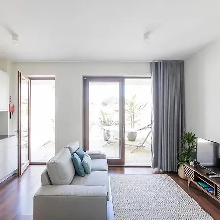 Apartment Almada 516 By Lovelystay *