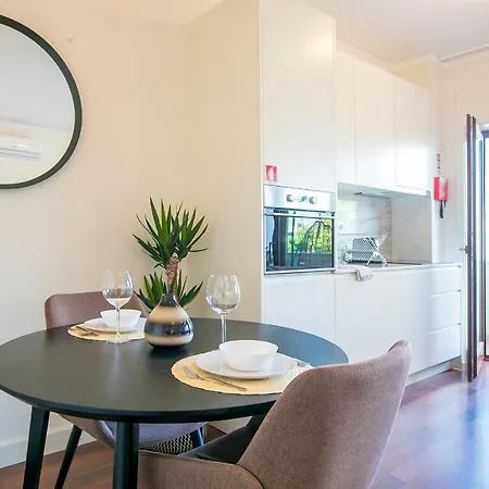 Almada 516 By Lovelystay Apartment