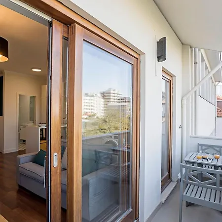Apartment Almada 516 By Lovelystay *